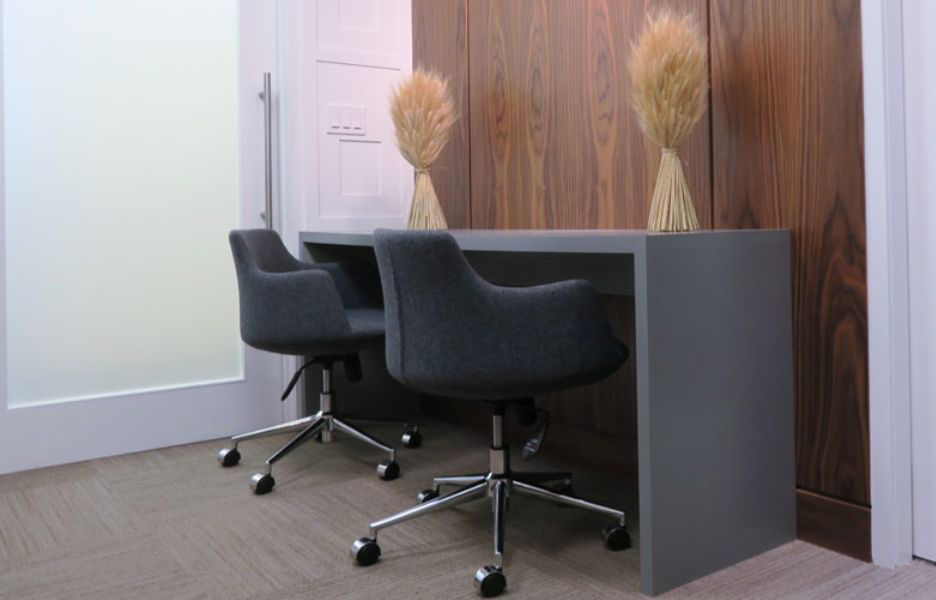 5 Key Benefits of a Rolling Office Chair