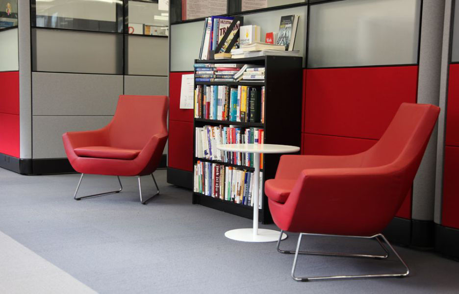 A Quick Guide to Choosing the Perfect Office Furniture